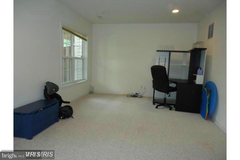 LOUDOUN PARKWAY CENTER - Residential Lease