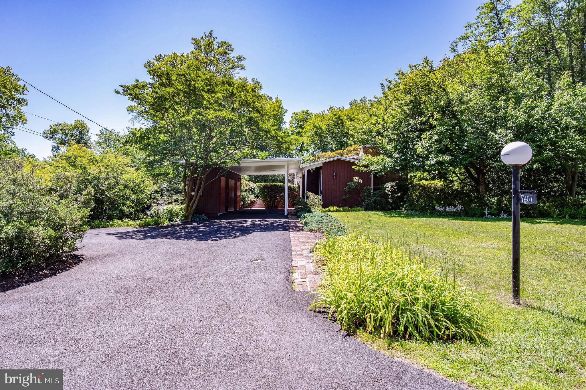7407 RECARD LANE