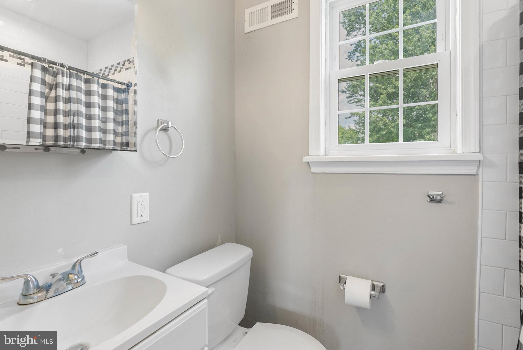 PLYMOUTH VALLEY - Residential