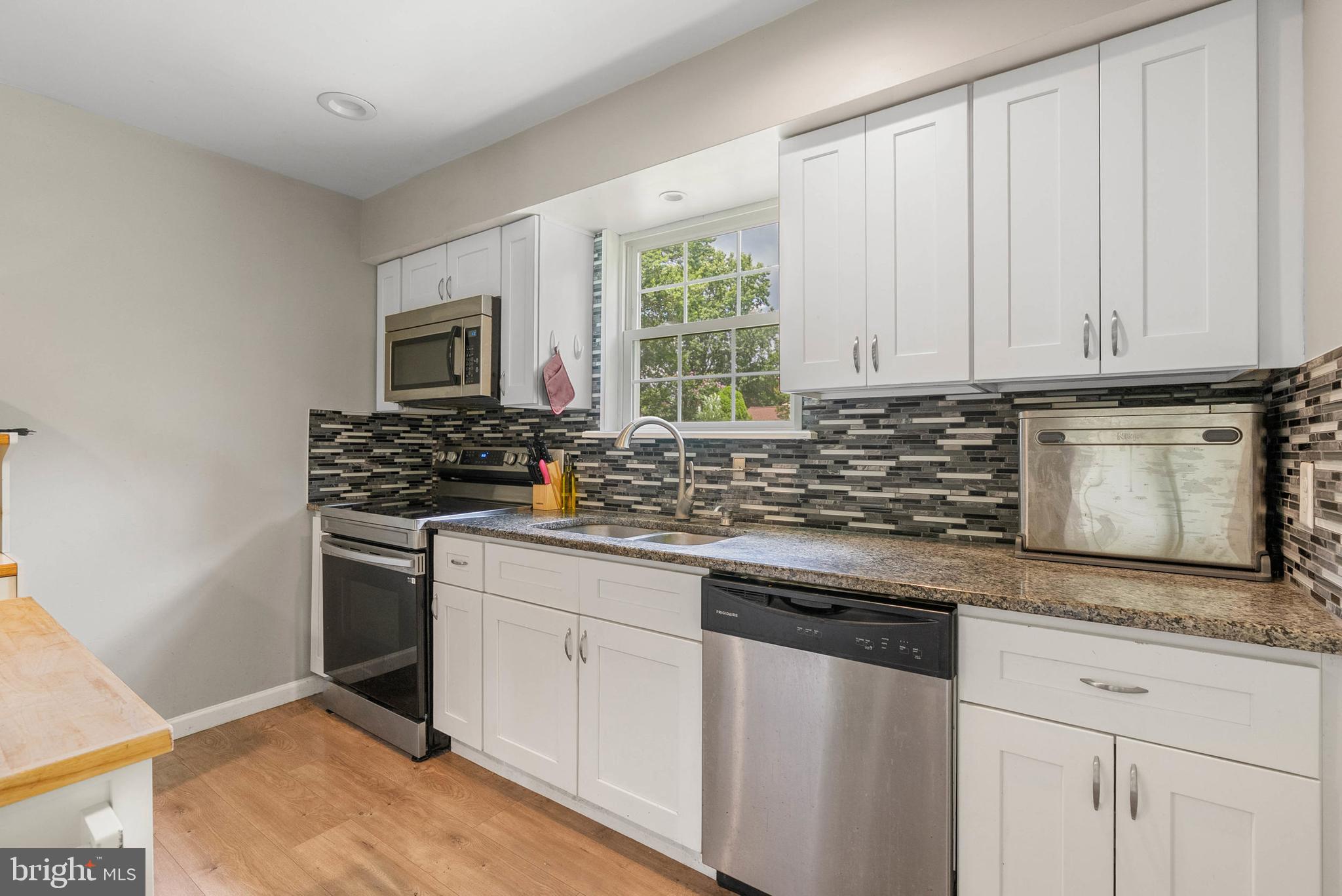 PLYMOUTH VALLEY - Residential