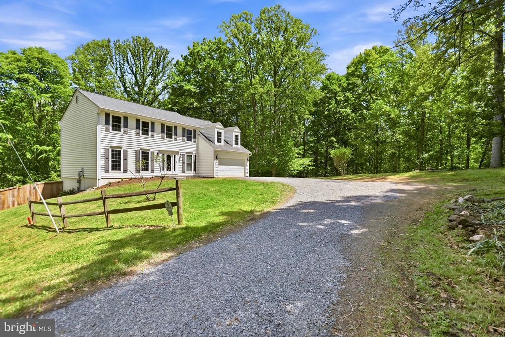 Photo of 11905 Falling Creek Drive, MANASSAS, VA 20112 (MLS # VAPW2119502)