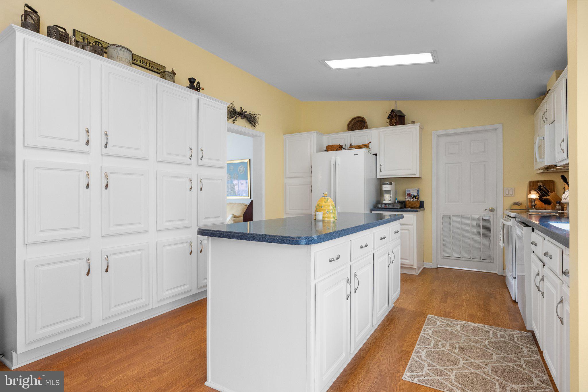 CREEKWOOD VILLAGE - Residential