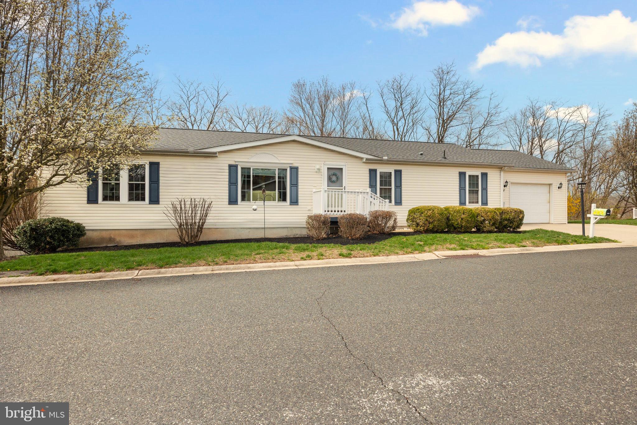 CREEKWOOD VILLAGE - Residential