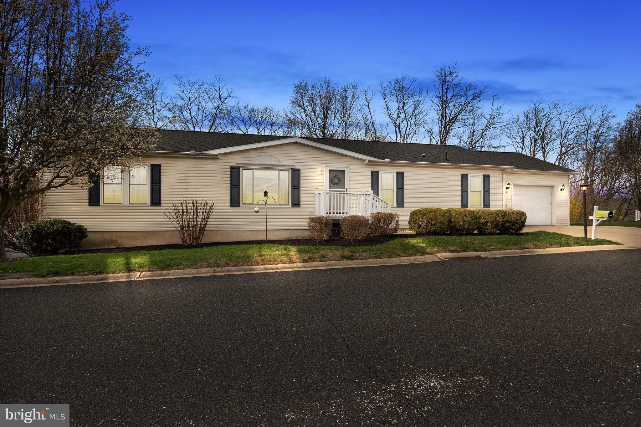 CREEKWOOD VILLAGE - Residential