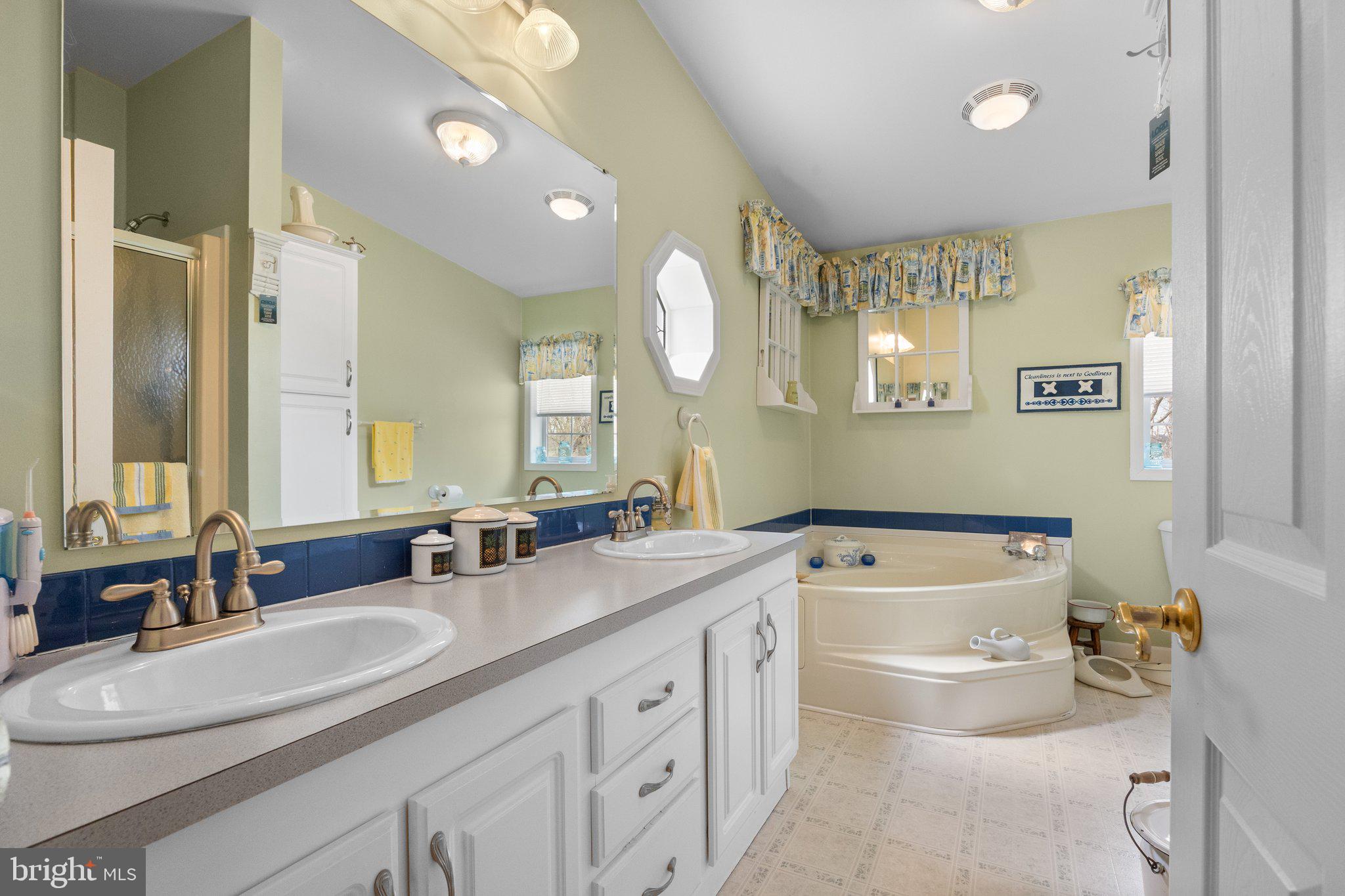 CREEKWOOD VILLAGE - Residential