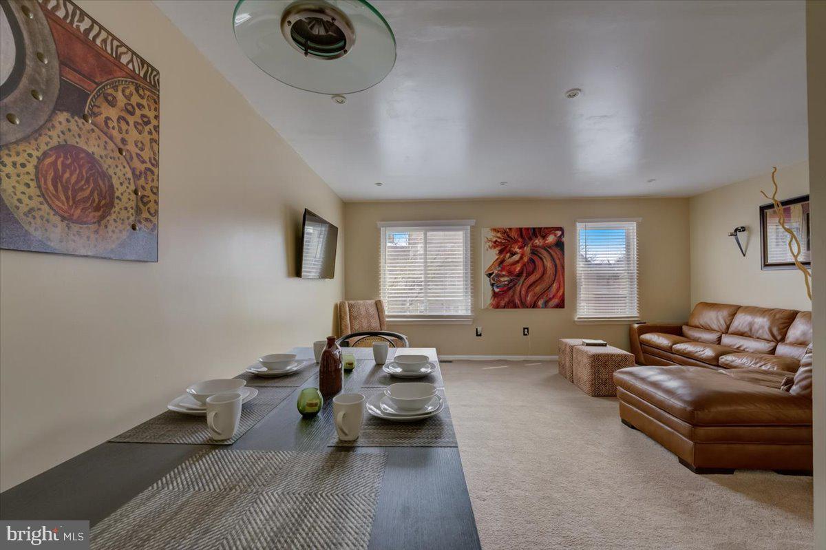 RIVERSIDE RUN - Residential