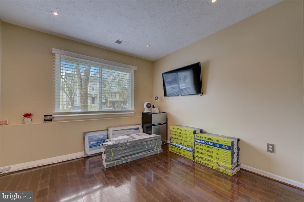 RIVERSIDE RUN - Residential