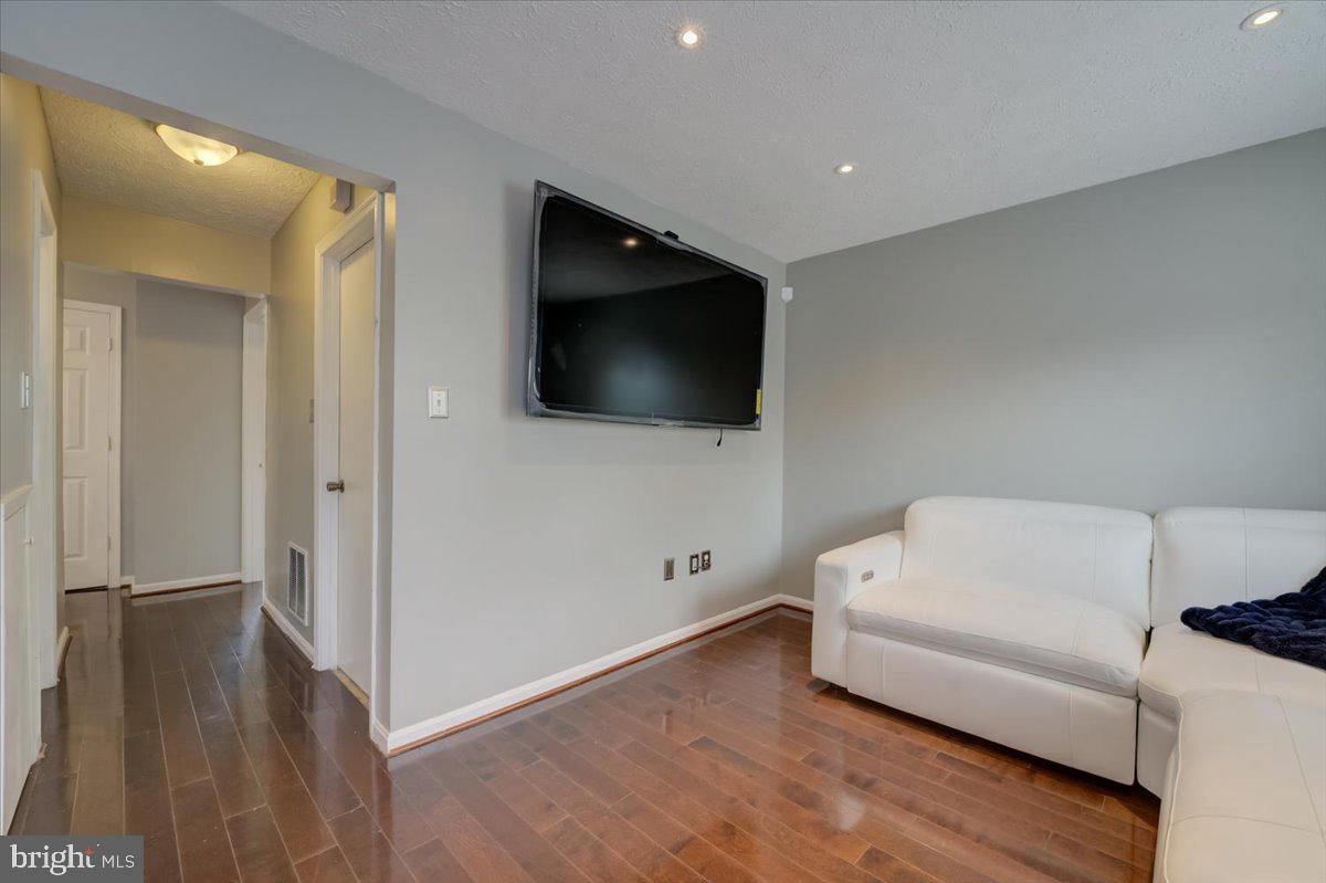 RIVERSIDE RUN - Residential