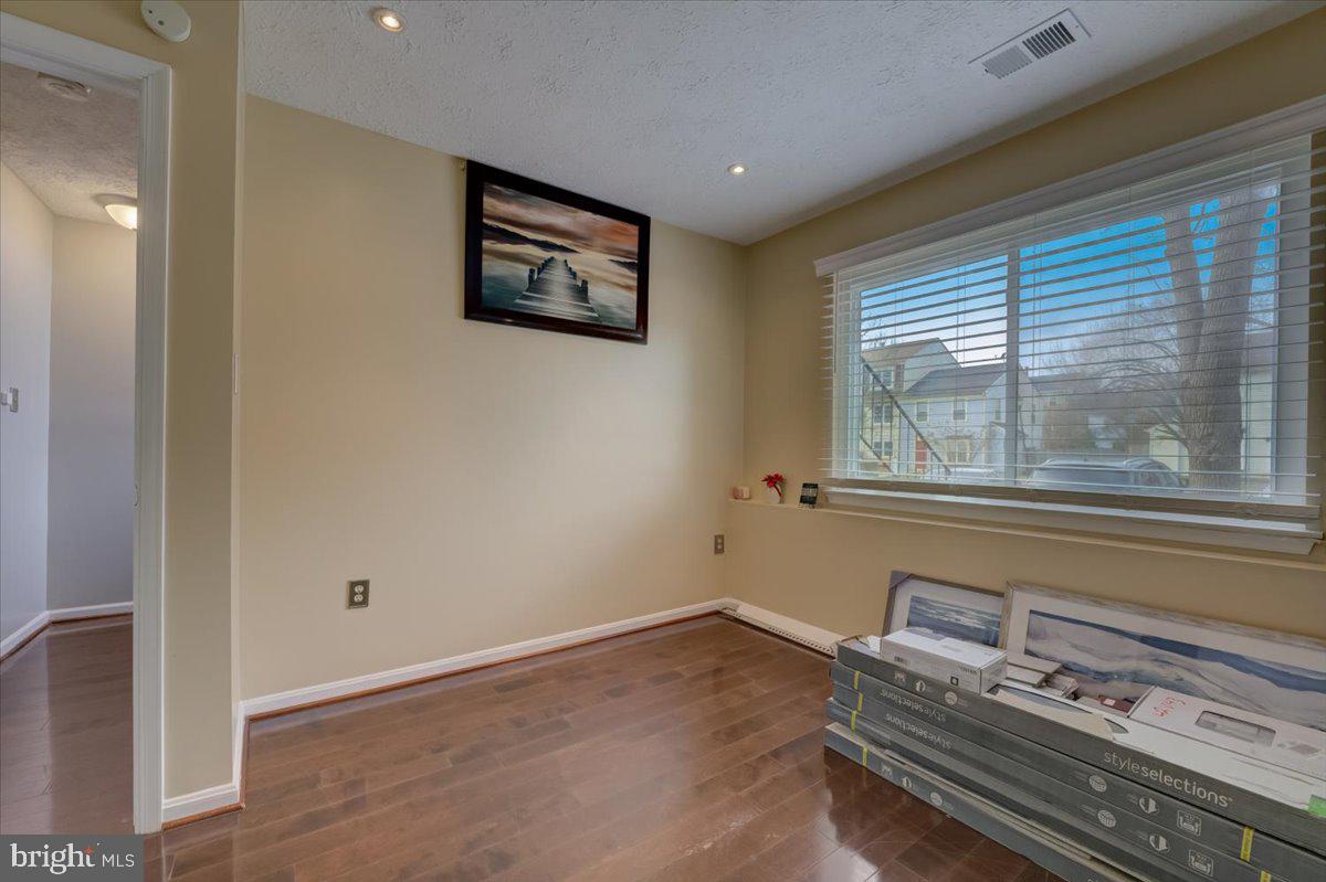 RIVERSIDE RUN - Residential