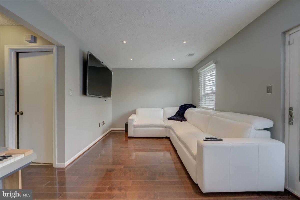 RIVERSIDE RUN - Residential