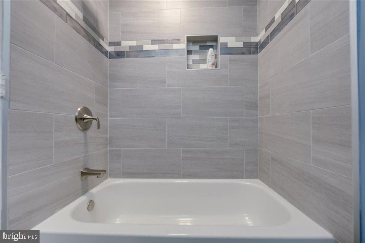 RIVERSIDE RUN - Residential