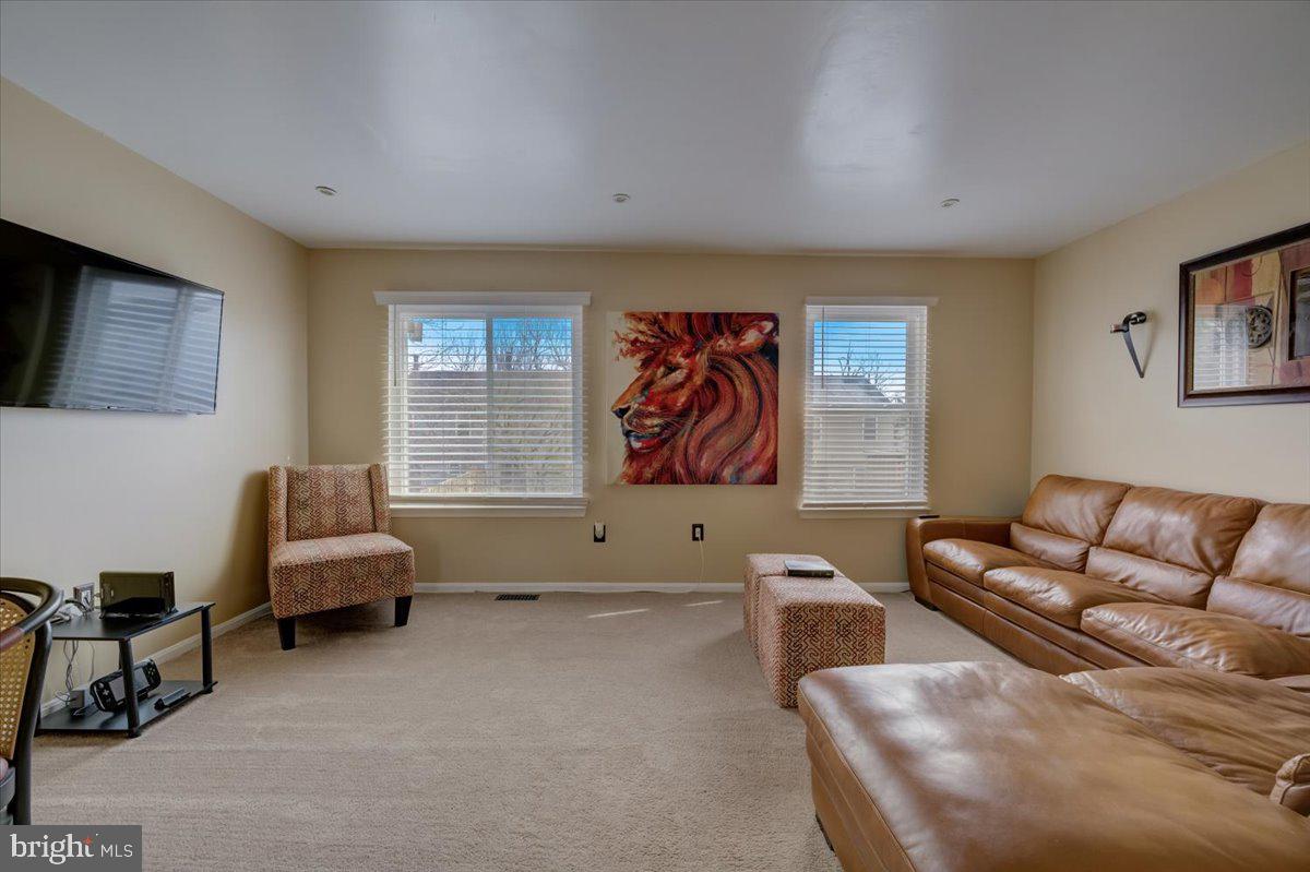 RIVERSIDE RUN - Residential