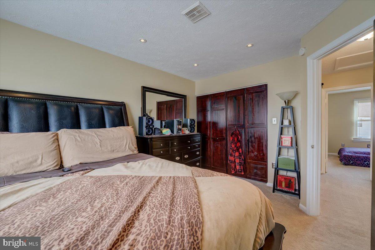 RIVERSIDE RUN - Residential