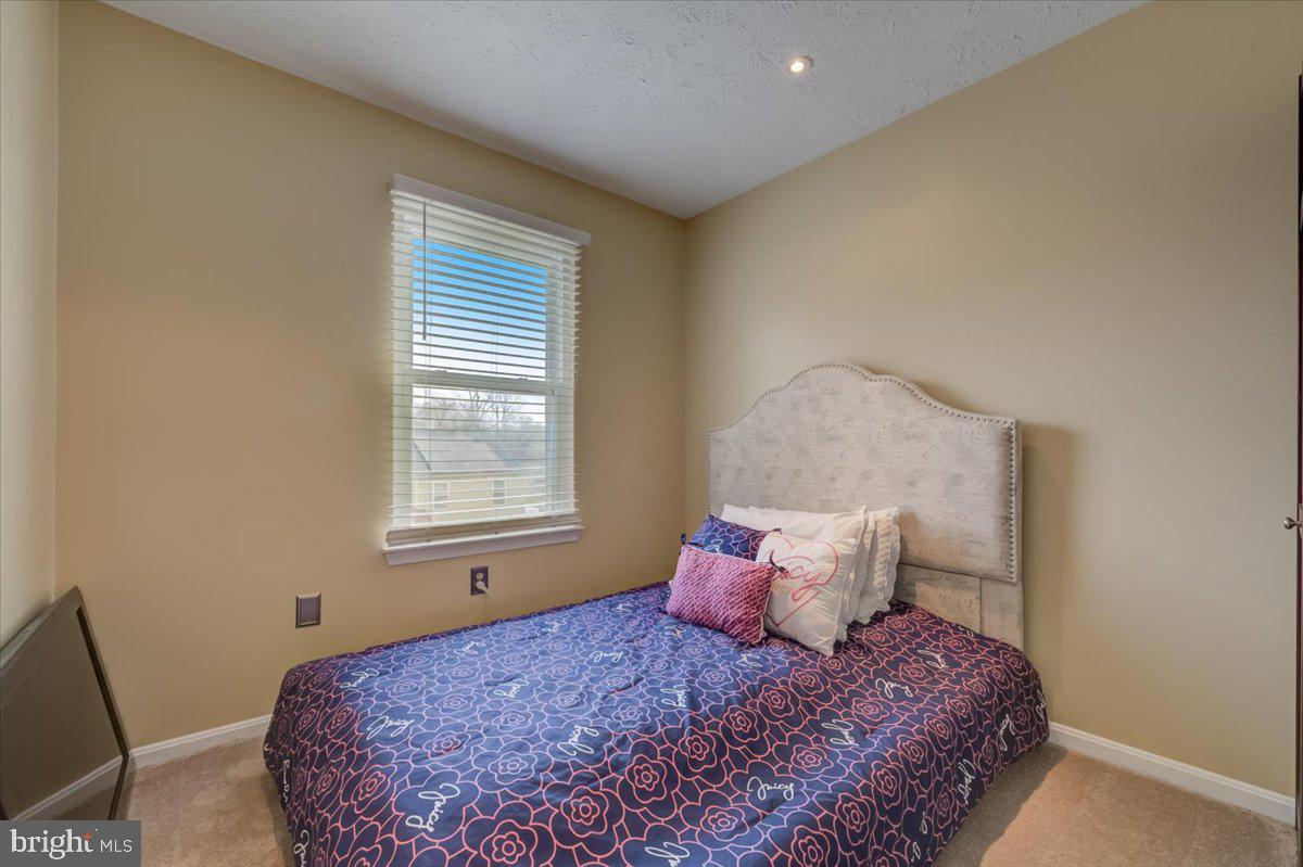 RIVERSIDE RUN - Residential