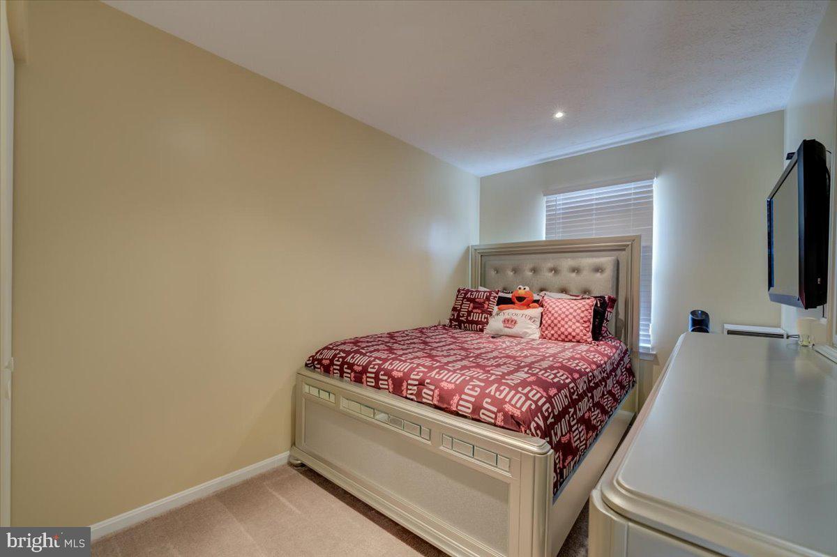 RIVERSIDE RUN - Residential