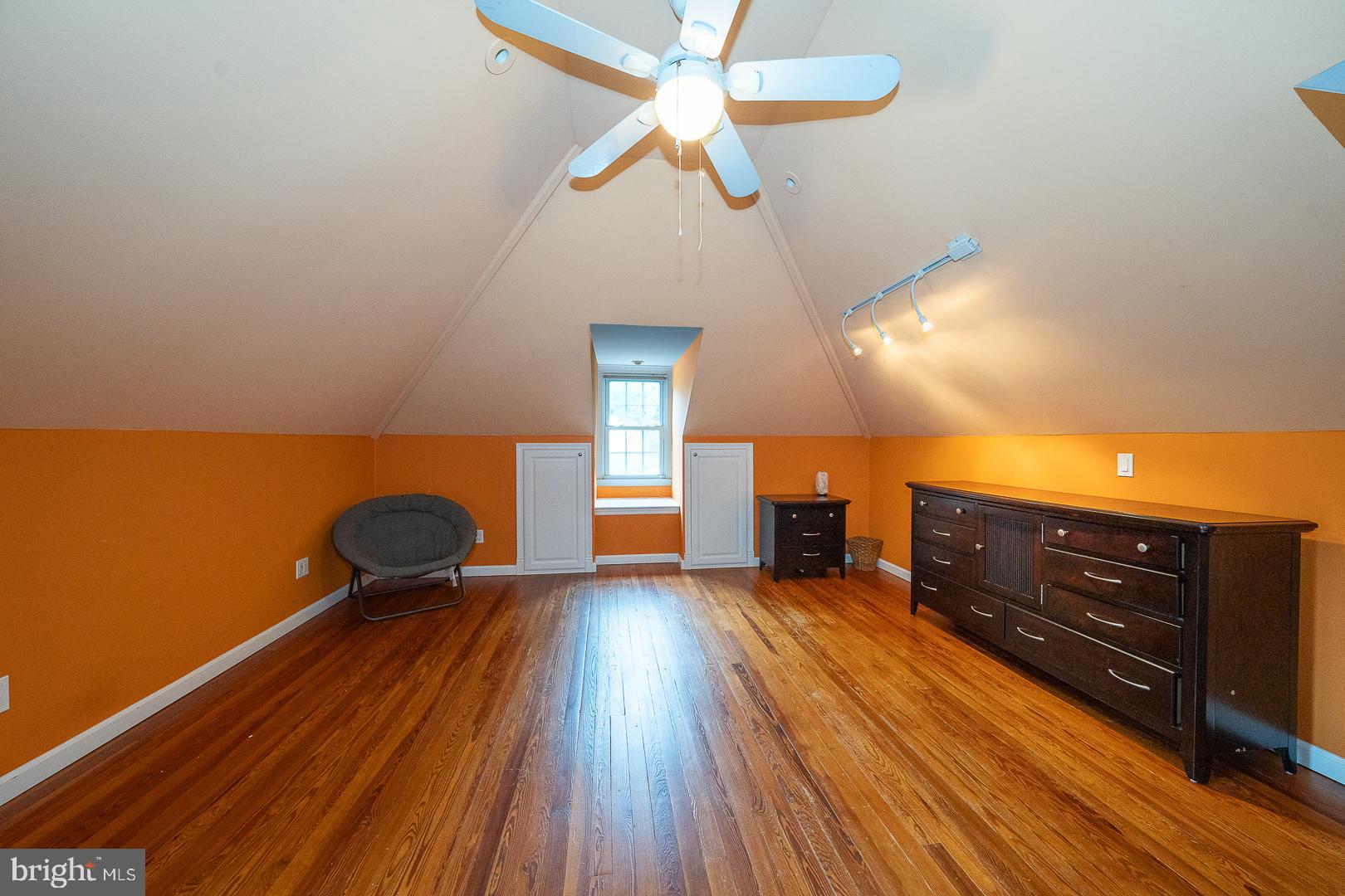 ELKINS PARK - Residential