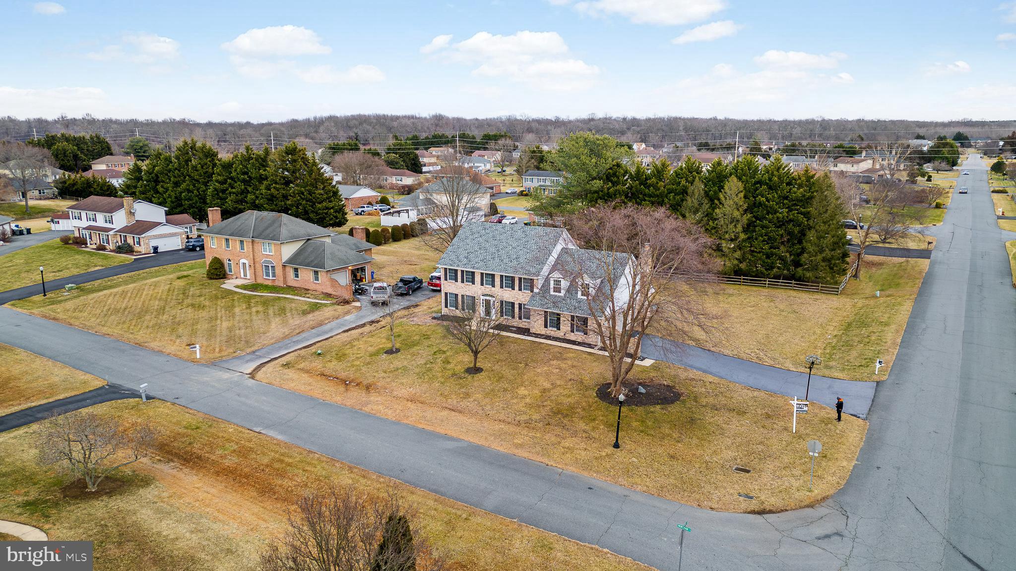 CARAVEL WOODS - Residential