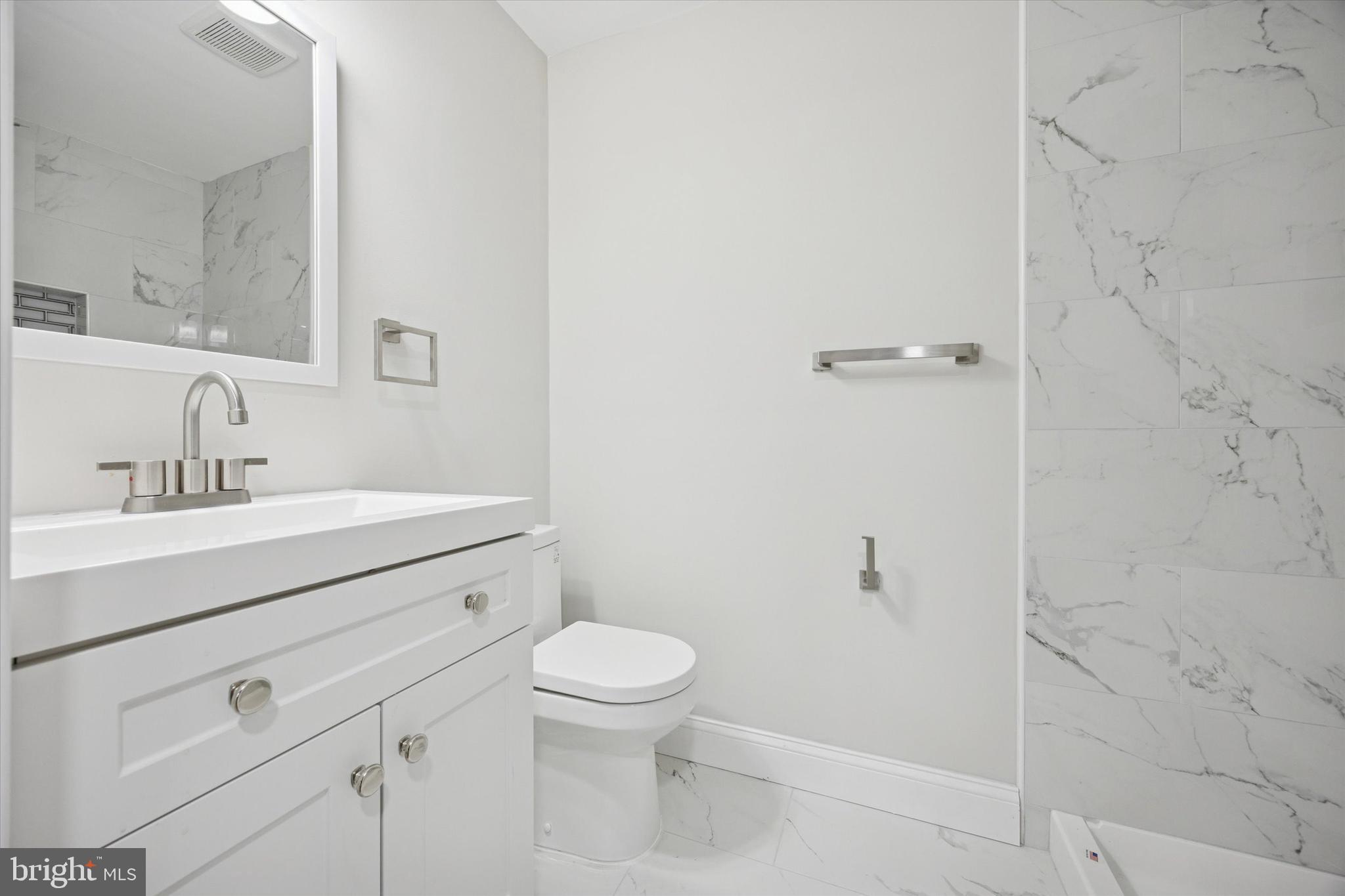 CARAVEL WOODS - Residential