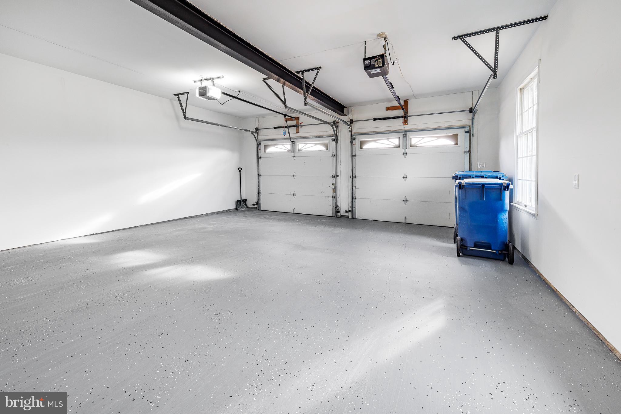 CARAVEL WOODS - Residential