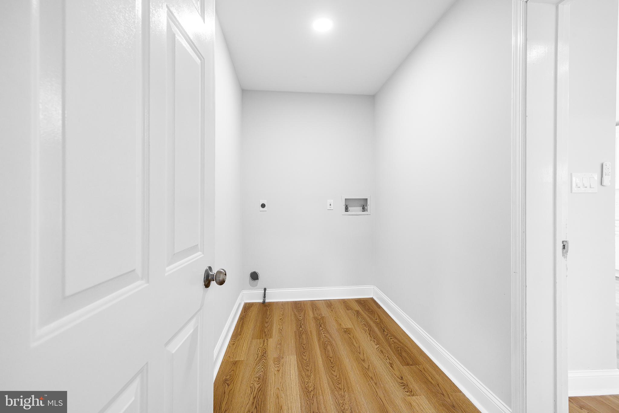 CARAVEL WOODS - Residential