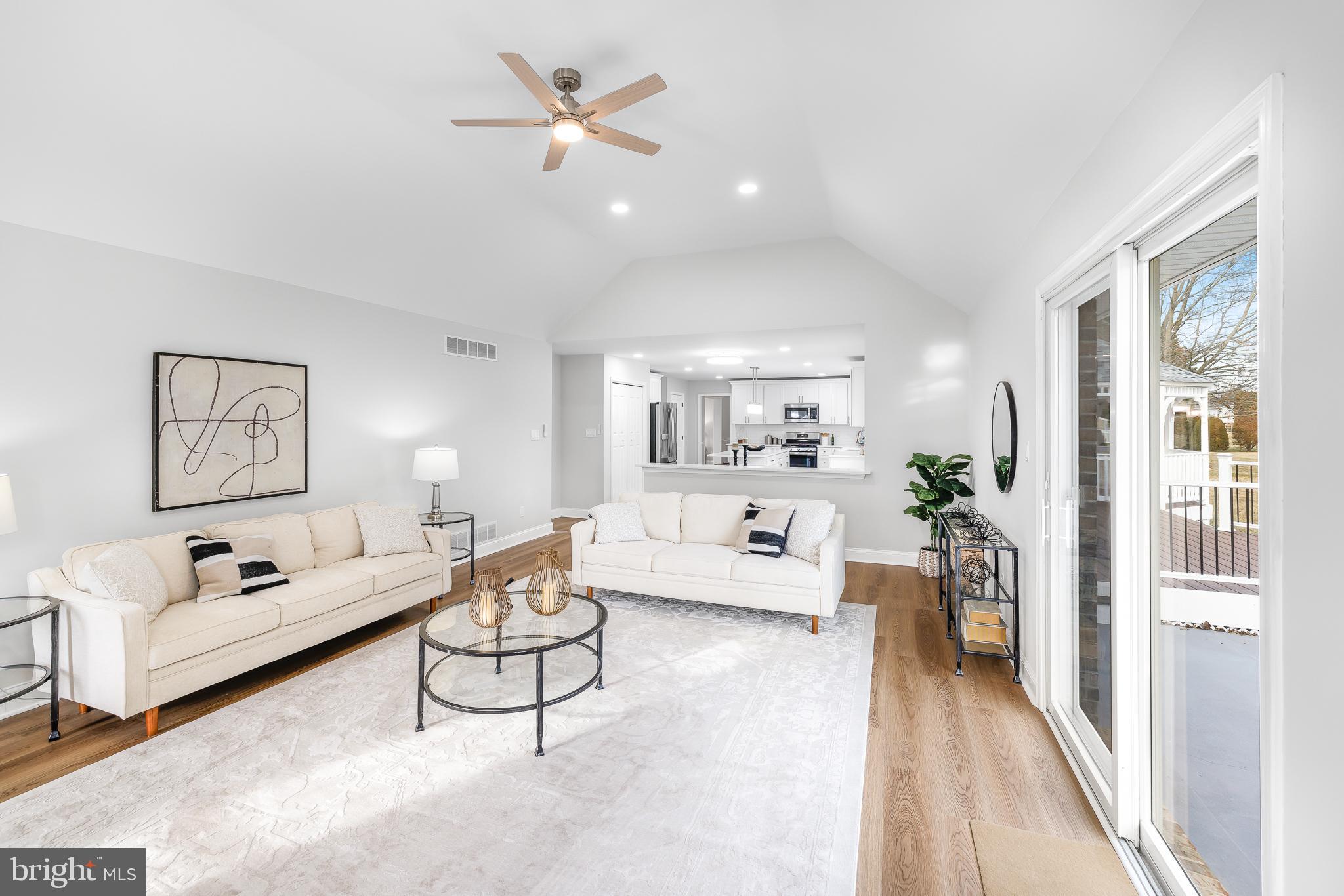 CARAVEL WOODS - Residential