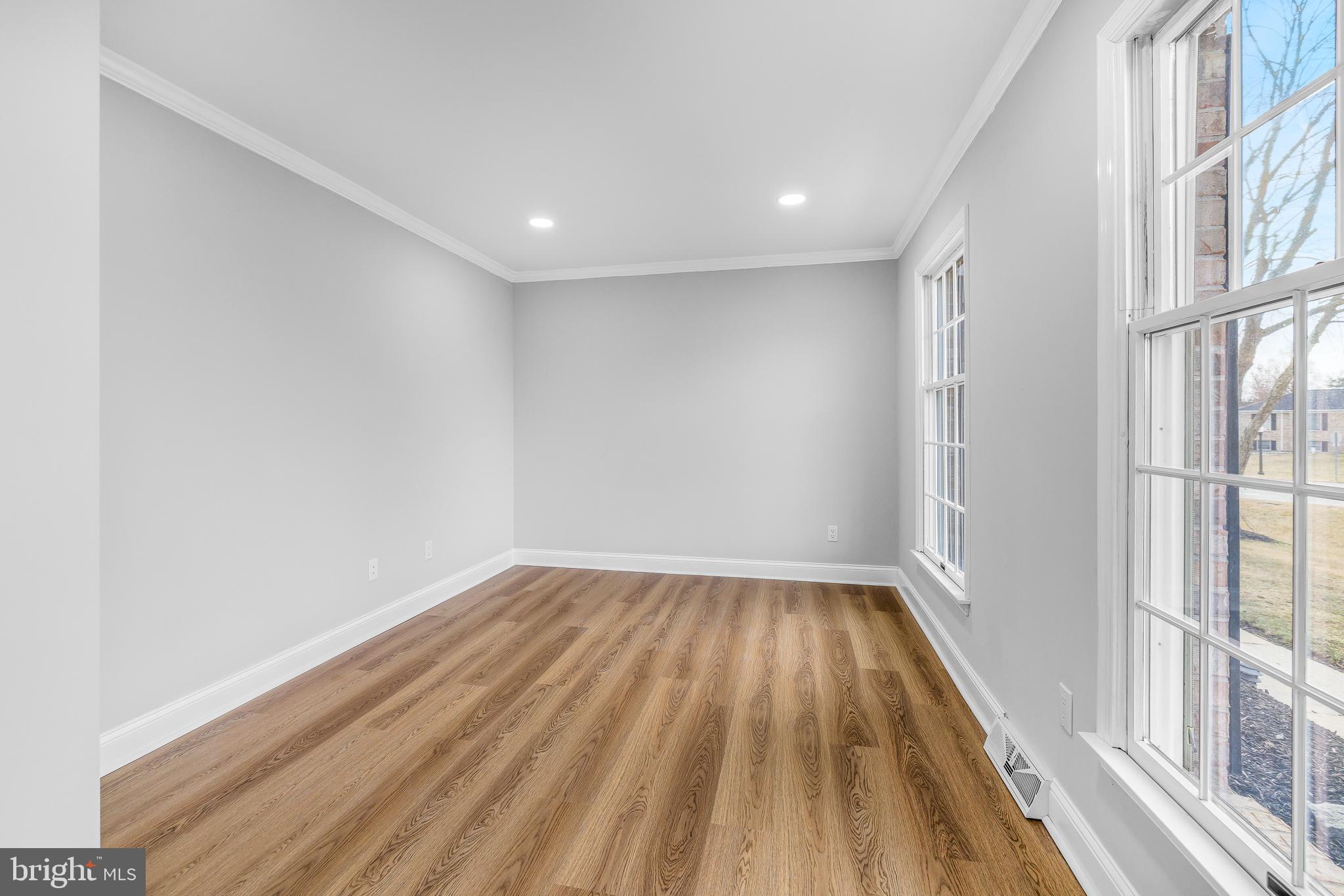 CARAVEL WOODS - Residential