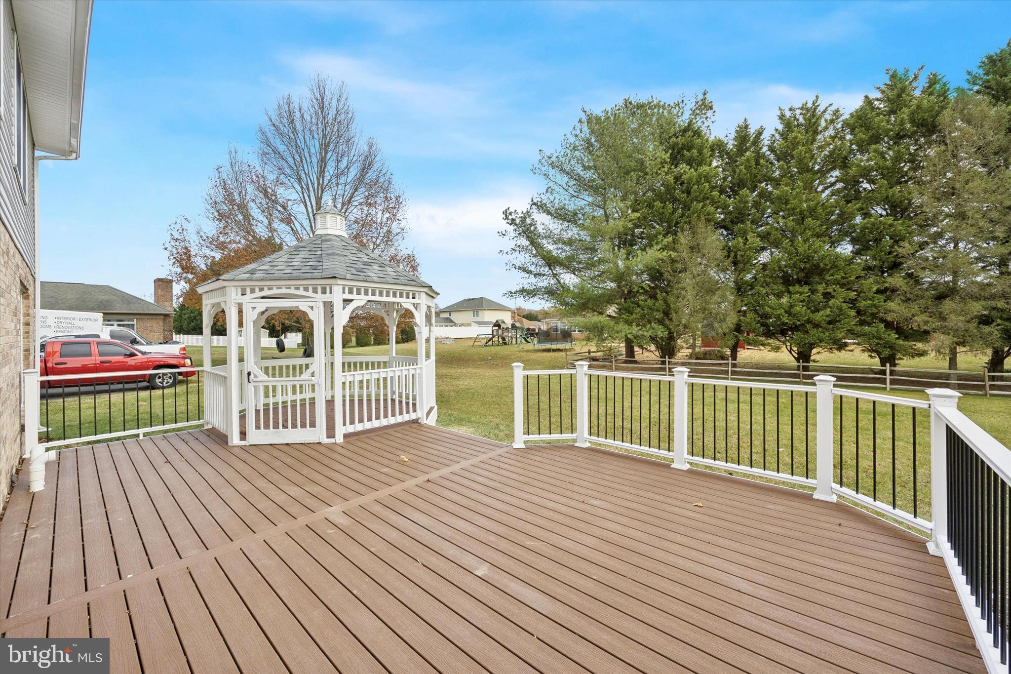 CARAVEL WOODS - Residential