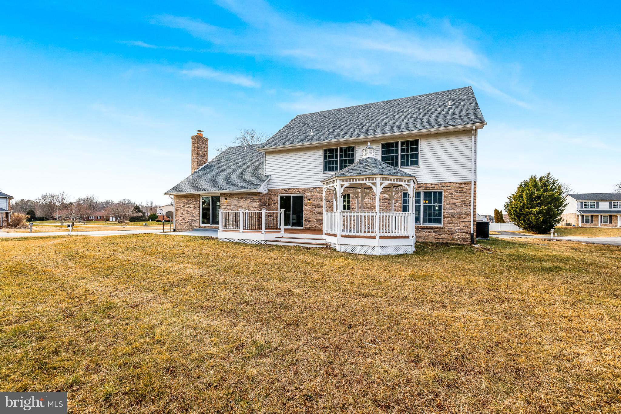 CARAVEL WOODS - Residential