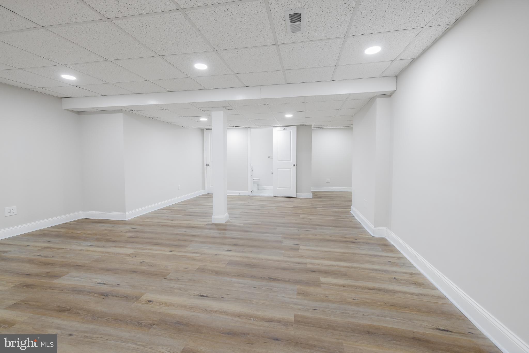 CARAVEL WOODS - Residential