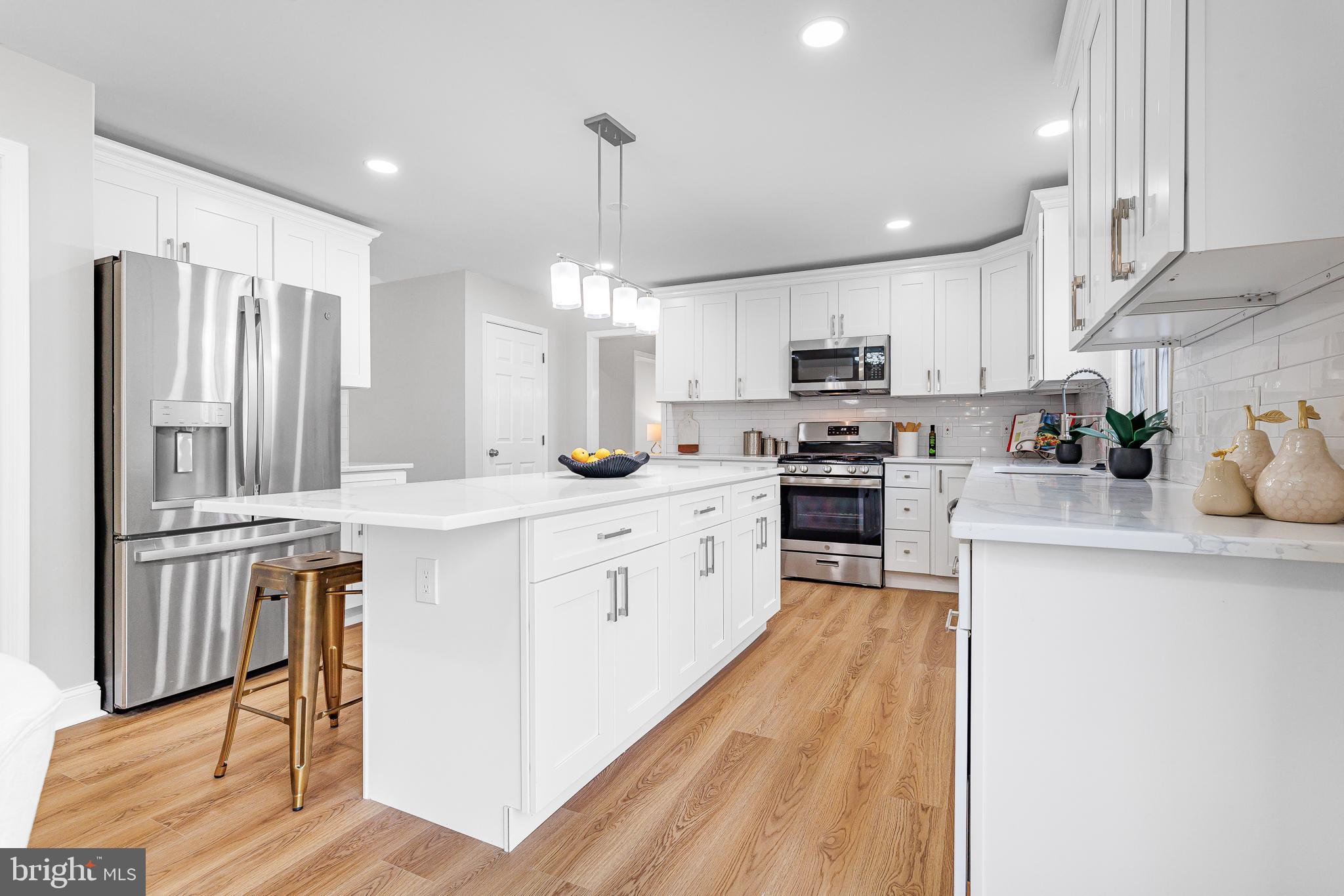 CARAVEL WOODS - Residential