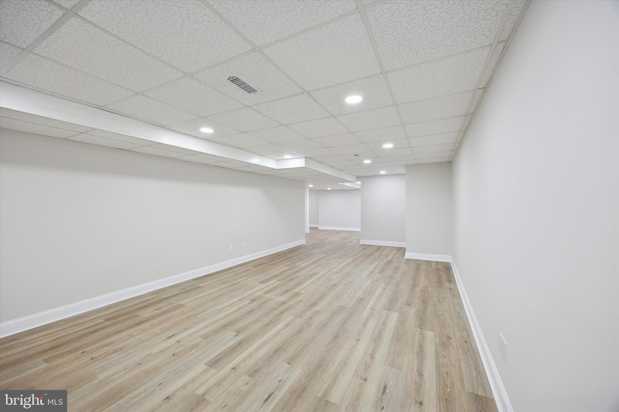 CARAVEL WOODS - Residential