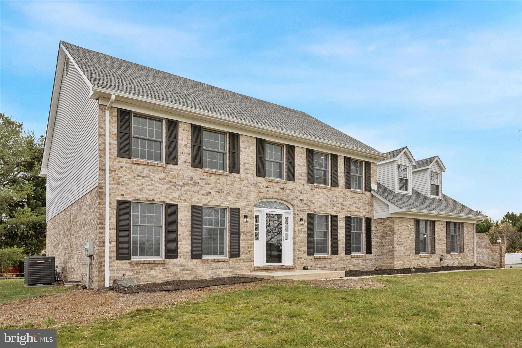 CARAVEL WOODS - Residential