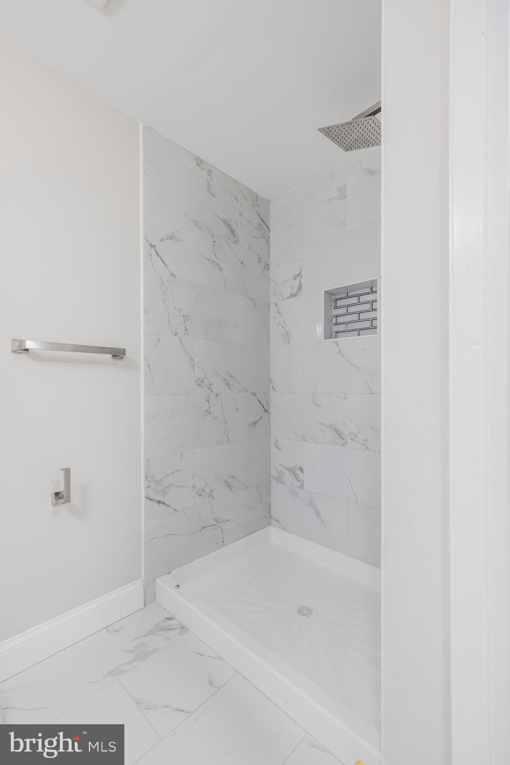 CARAVEL WOODS - Residential