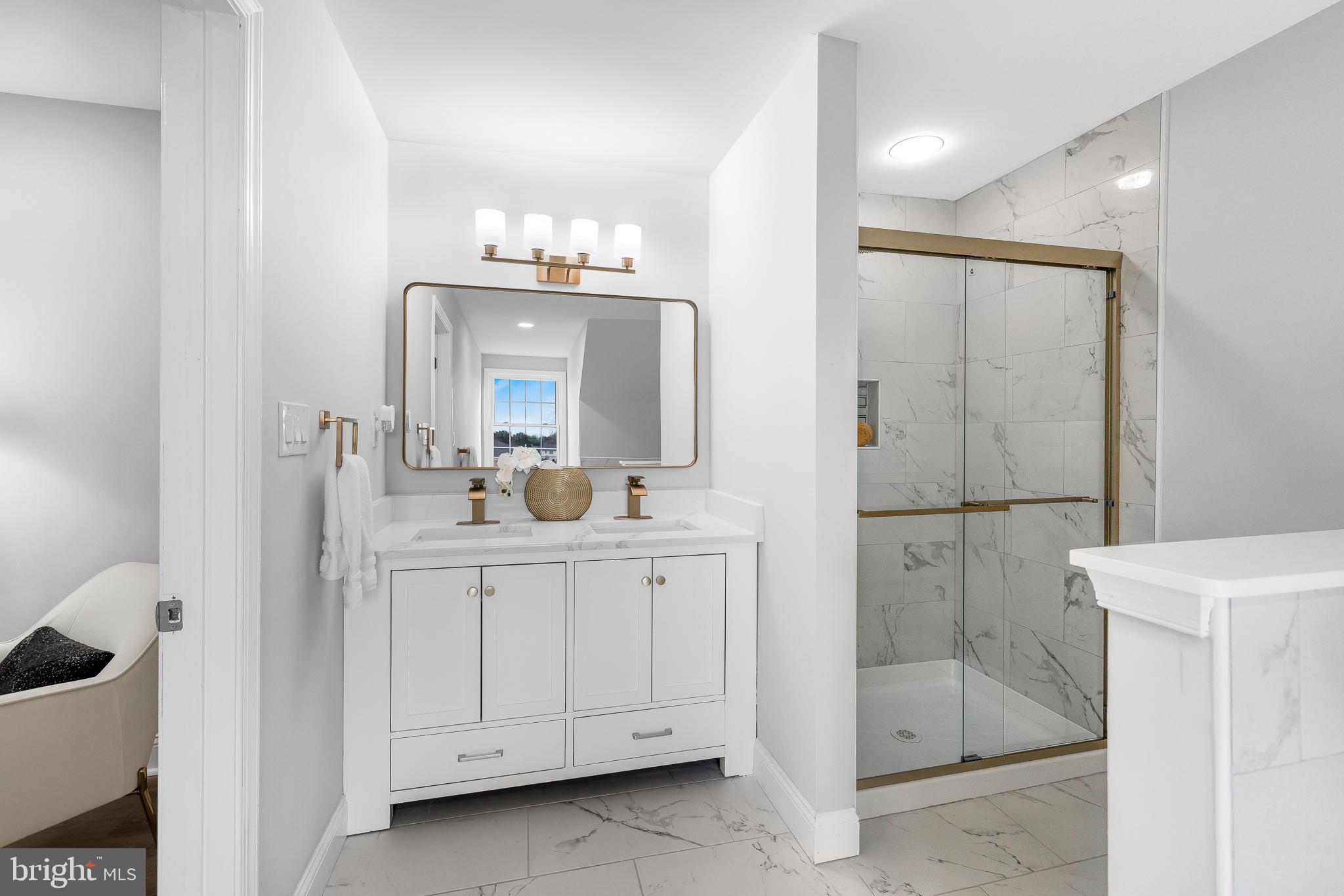 CARAVEL WOODS - Residential