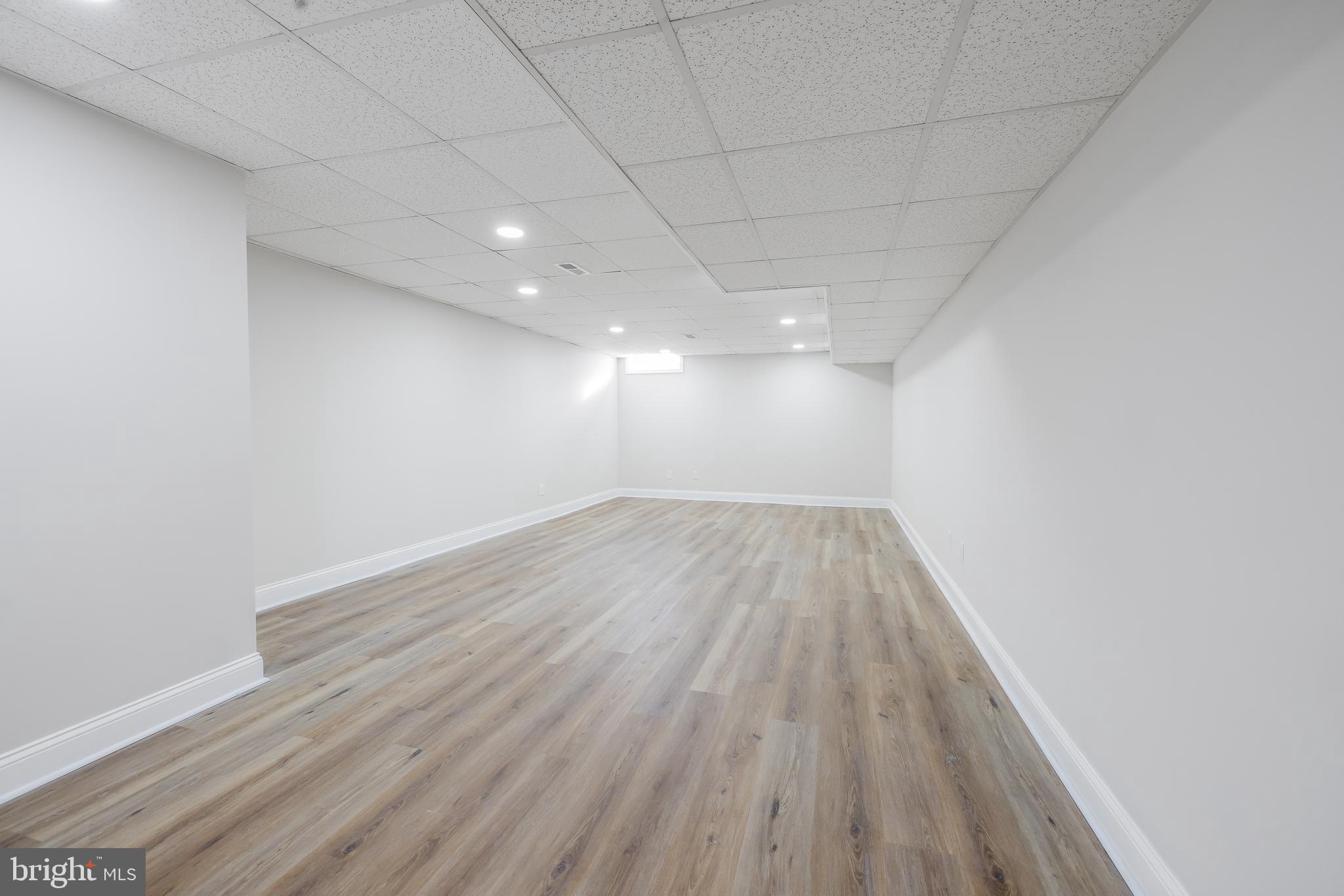 CARAVEL WOODS - Residential