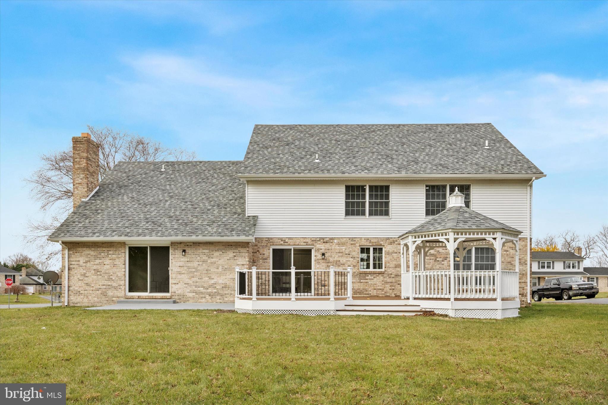 CARAVEL WOODS - Residential