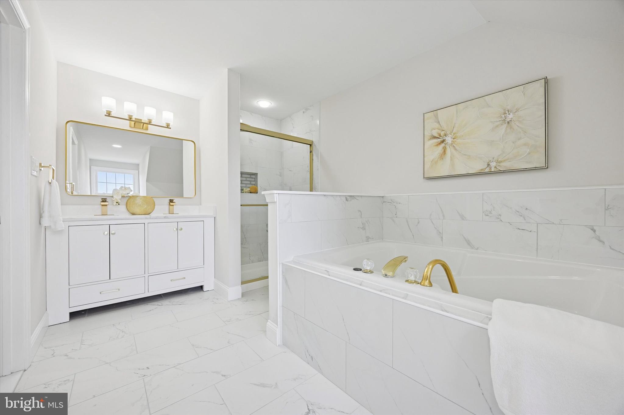 CARAVEL WOODS - Residential