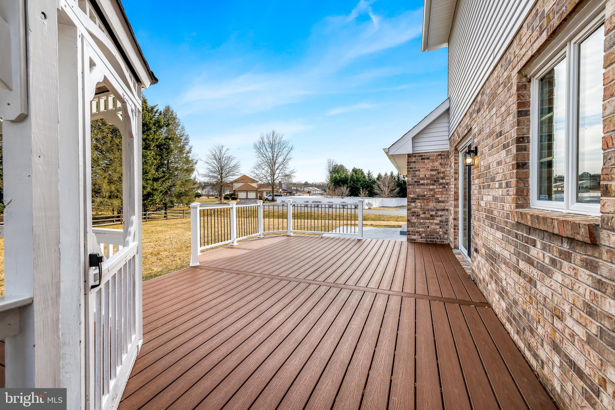 CARAVEL WOODS - Residential