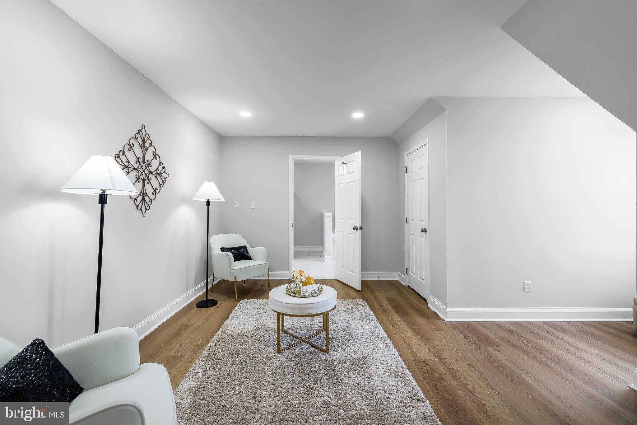 CARAVEL WOODS - Residential