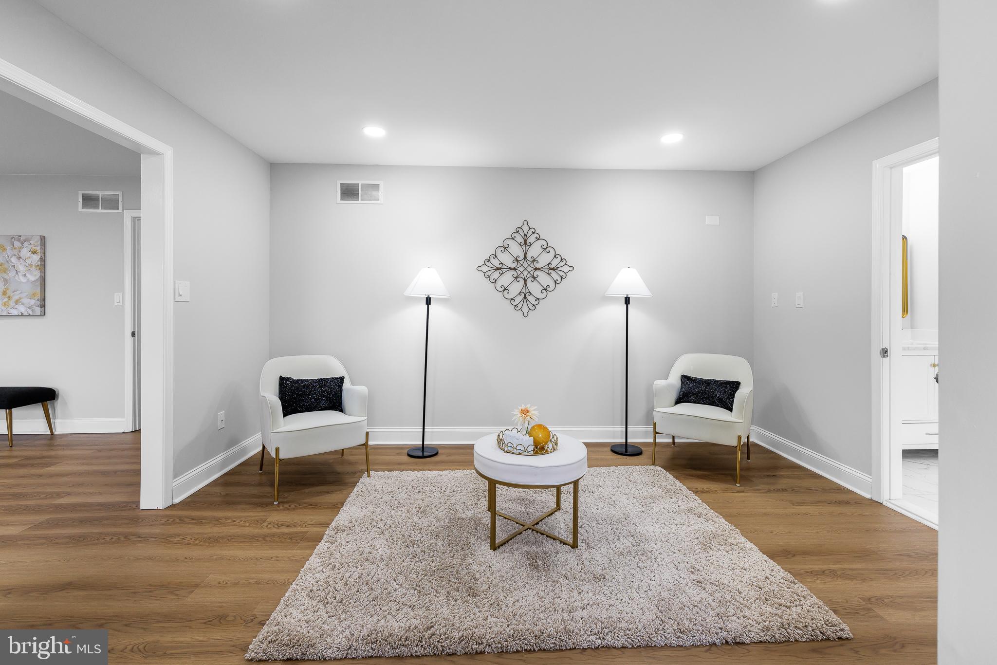 CARAVEL WOODS - Residential