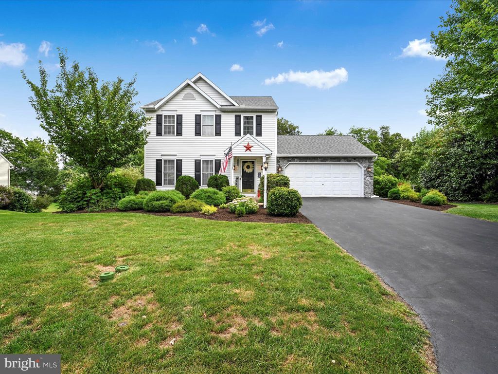 Photo of 13 Fox Run Terrace, LITITZ, PA 17543 (MLS # PALA2075480)