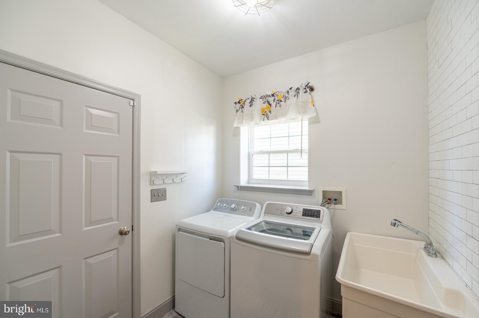 HAWTHORNE ESTATES - Residential