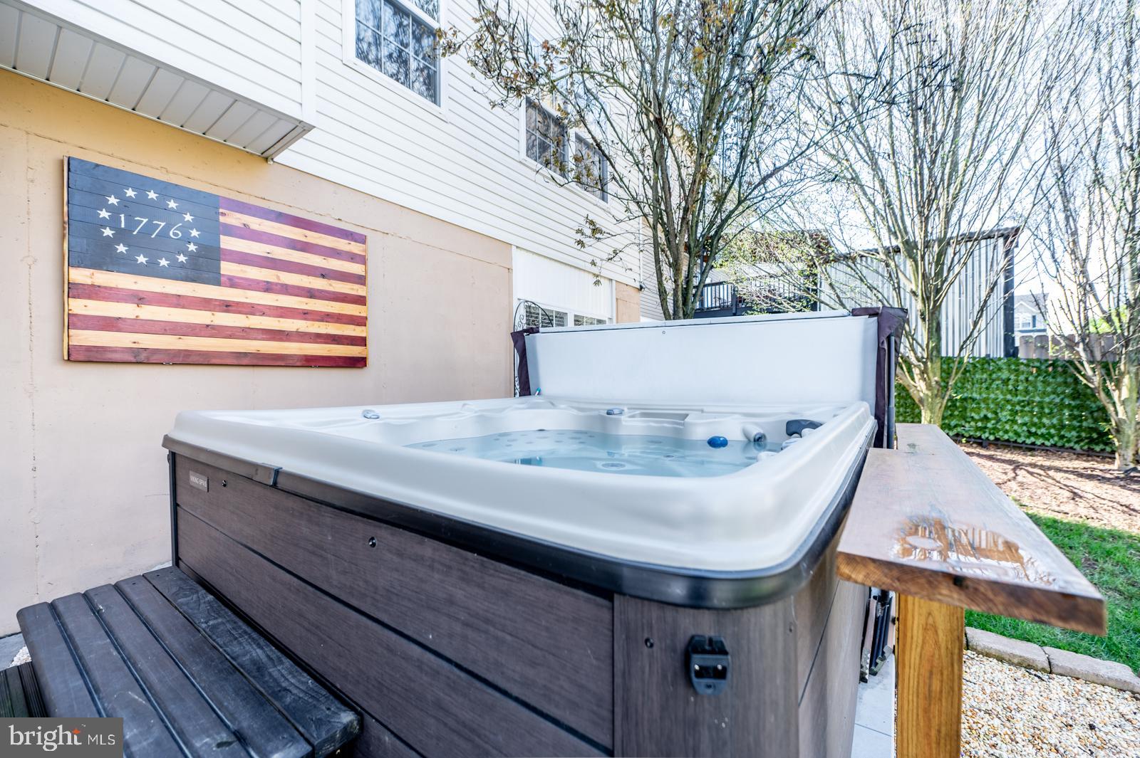 HAWTHORNE ESTATES - Residential