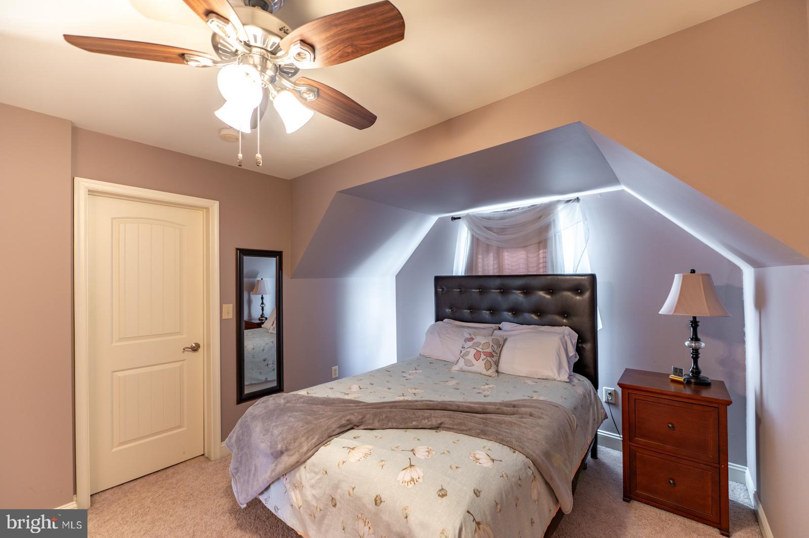 HAWTHORNE ESTATES - Residential