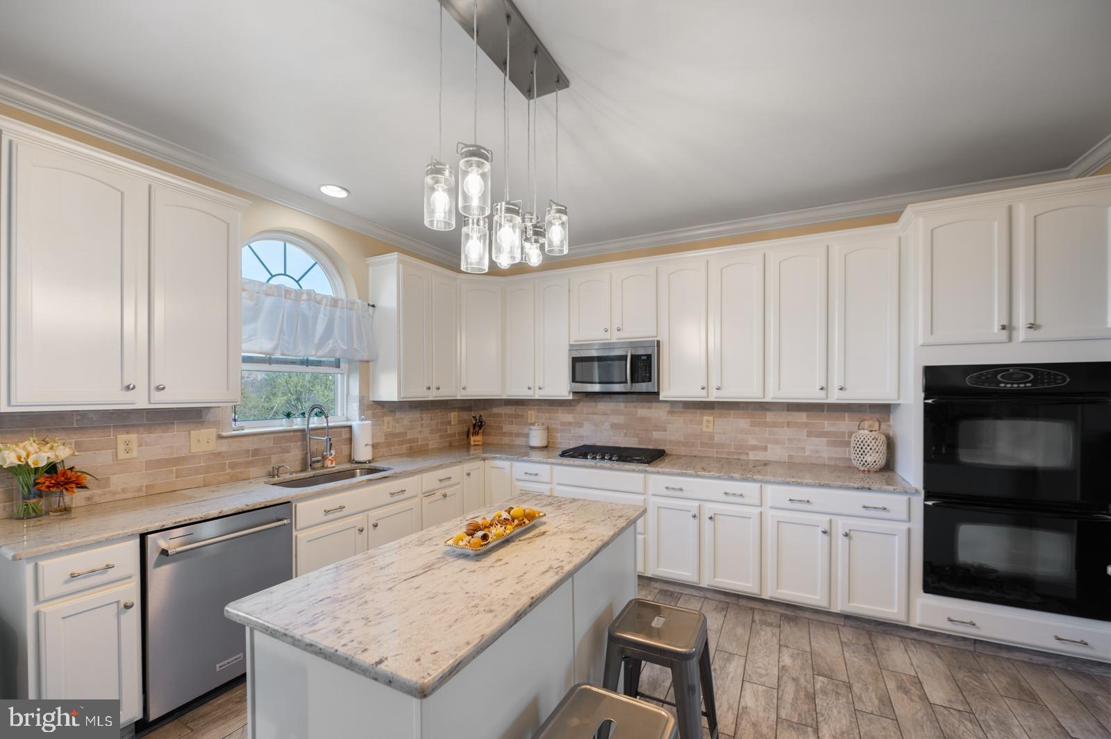 HAWTHORNE ESTATES - Residential