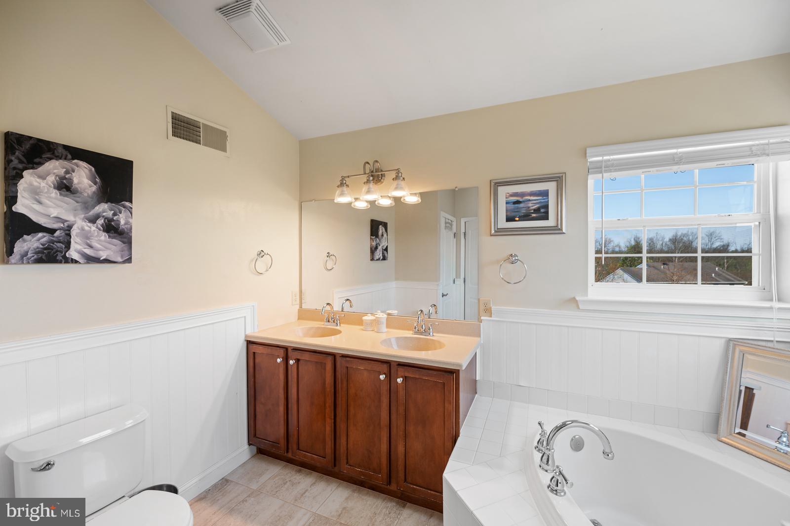 HAWTHORNE ESTATES - Residential