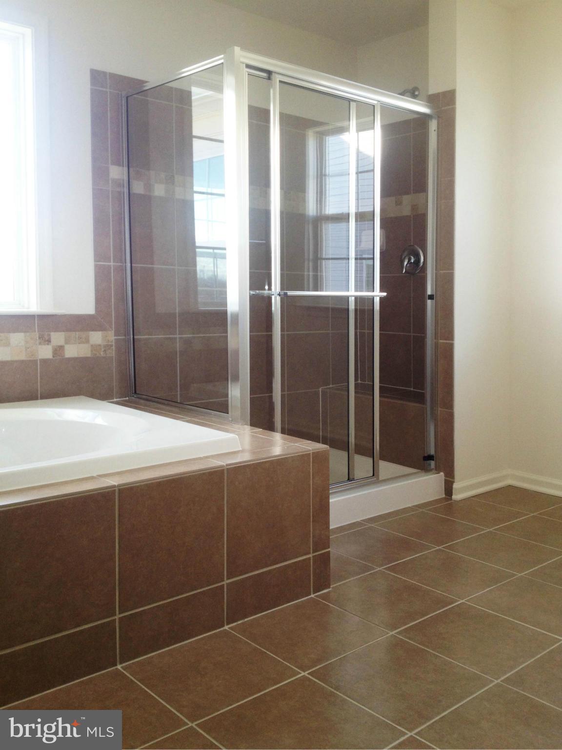 LAKELAND PLACE - Residential