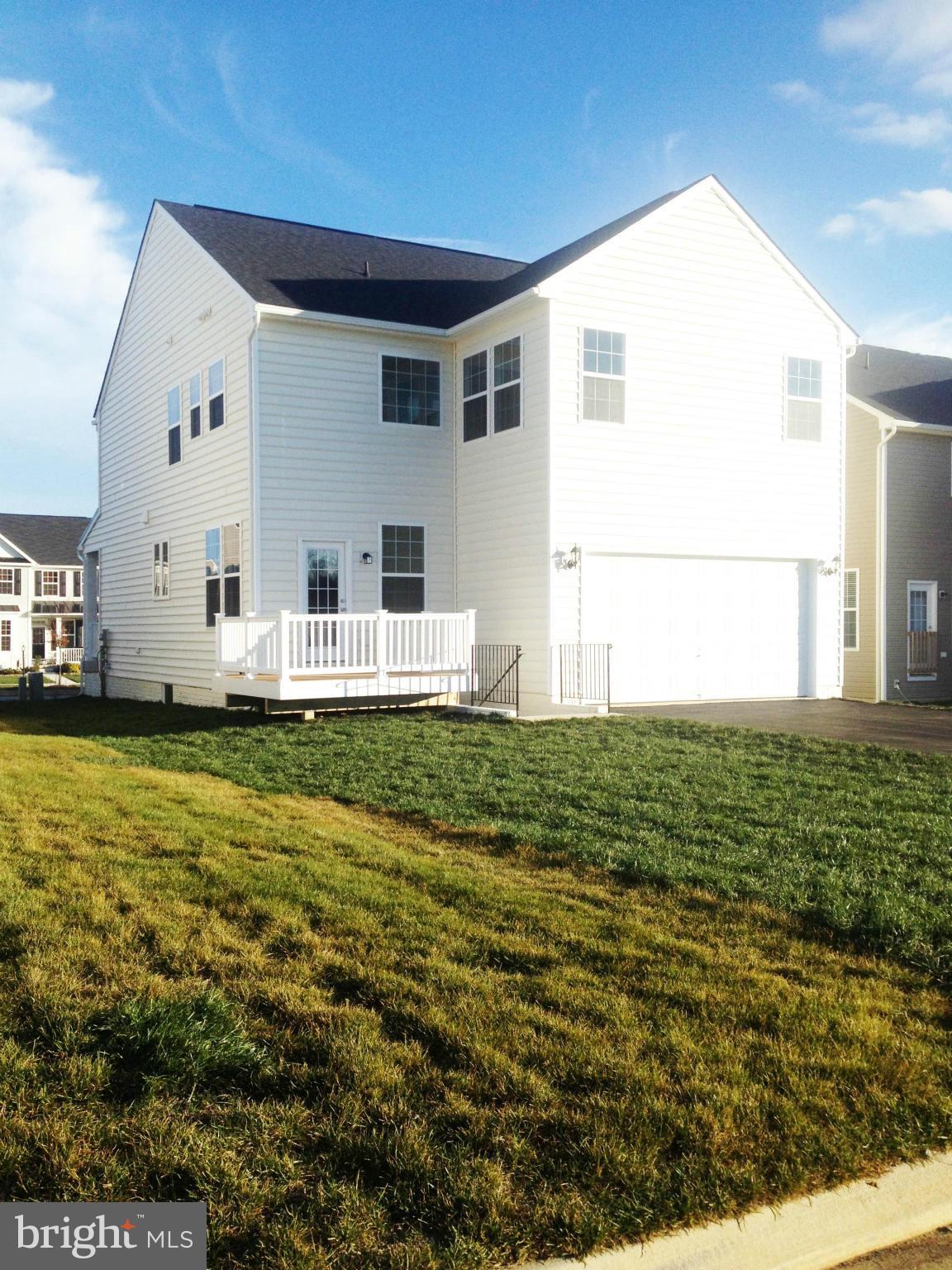 LAKELAND PLACE - Residential