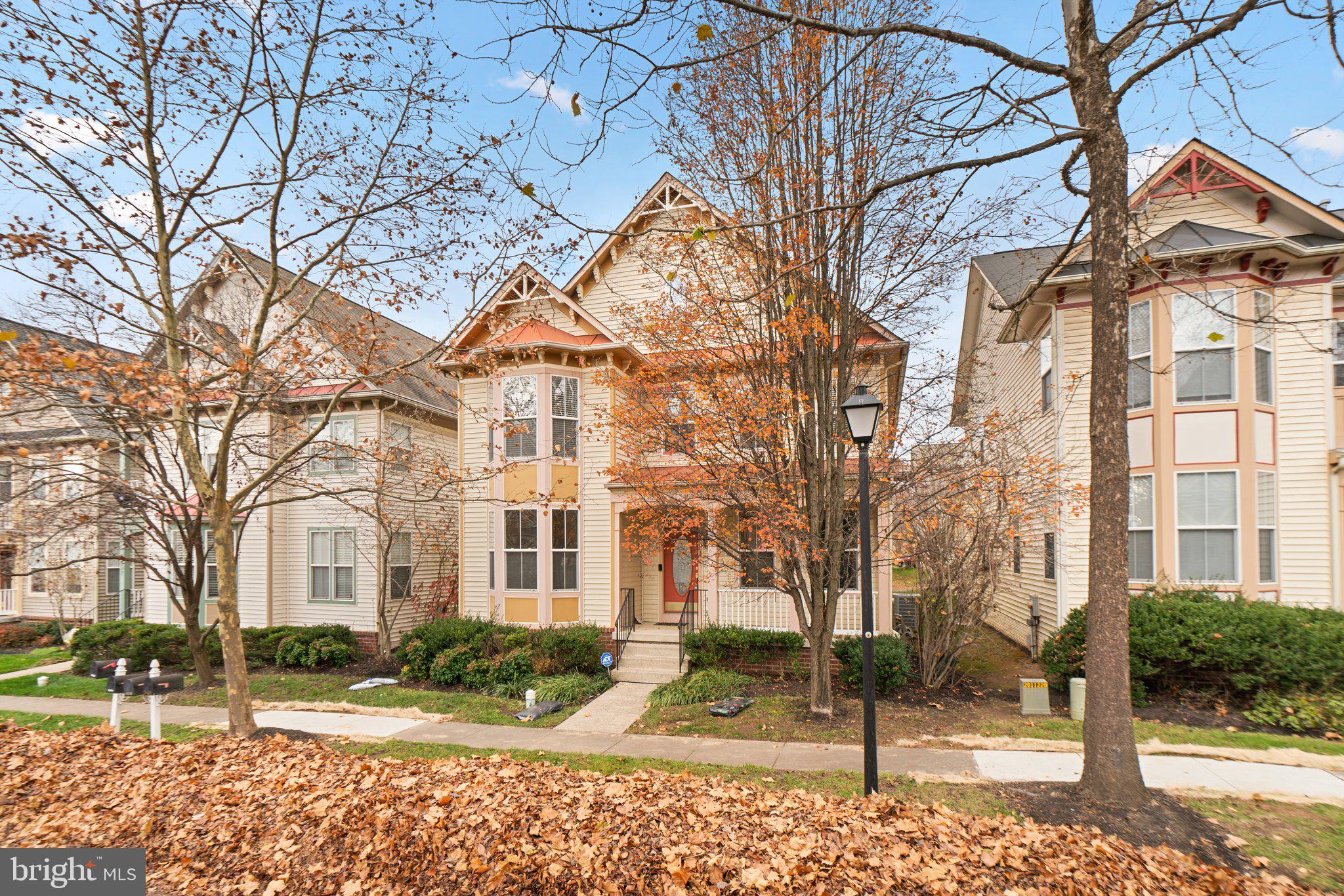 URBANA HIGHLANDS - Residential Lease