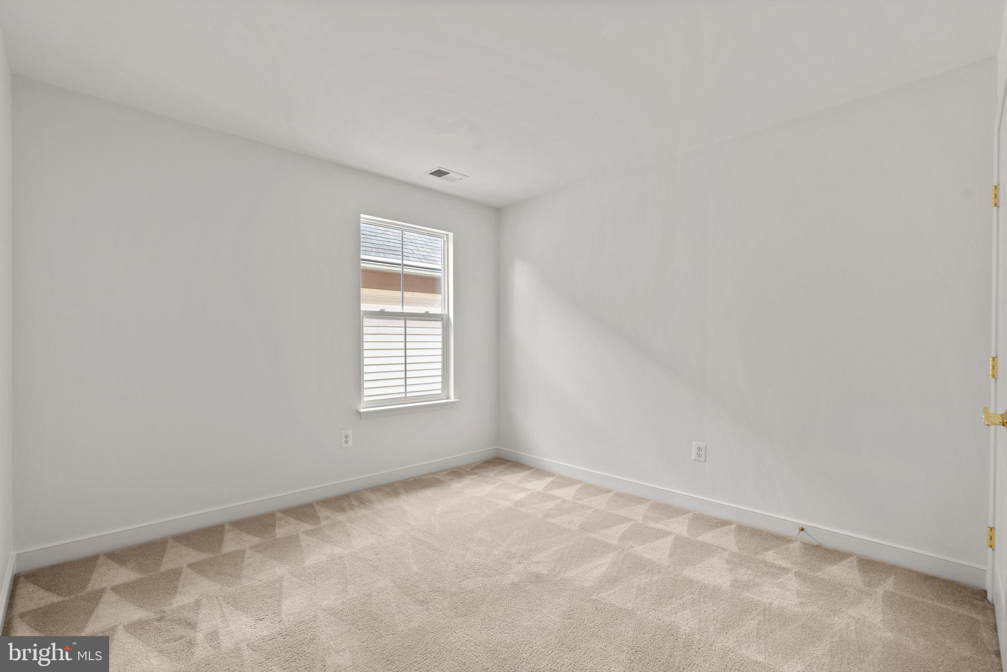 URBANA HIGHLANDS - Residential Lease